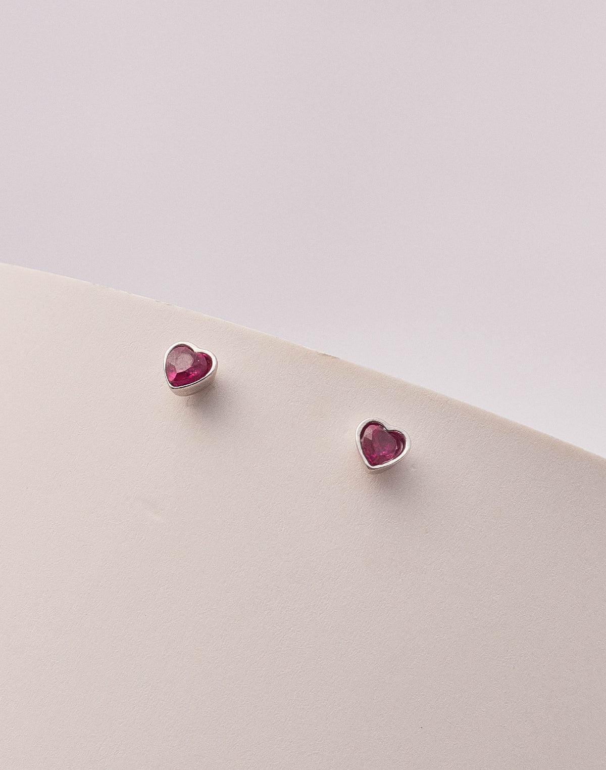 Aretes en Plata Zircón Corazón Siam